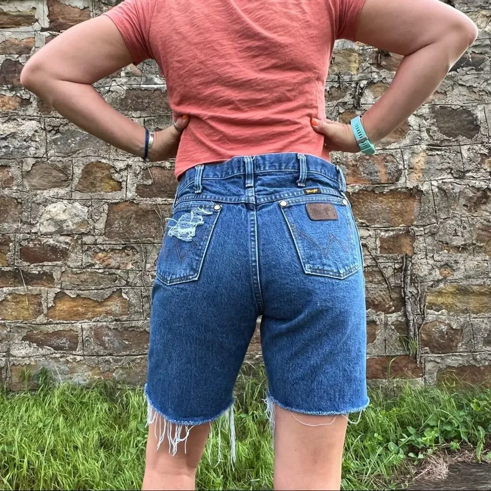 Vintage Wrangler cutoff Jean shorts fray hem distressed festival boho - Picture 2 of 9
